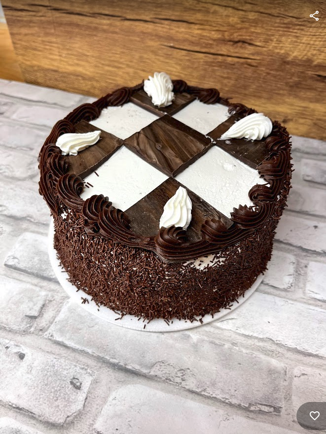 7" Checkerboard Cake