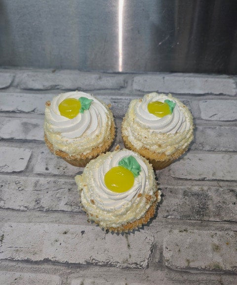 Jumbo Cupcake: Lemon