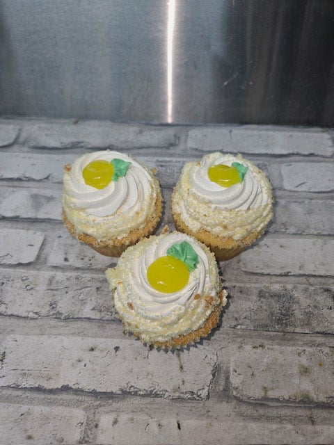 Jumbo Cupcake: Lemon