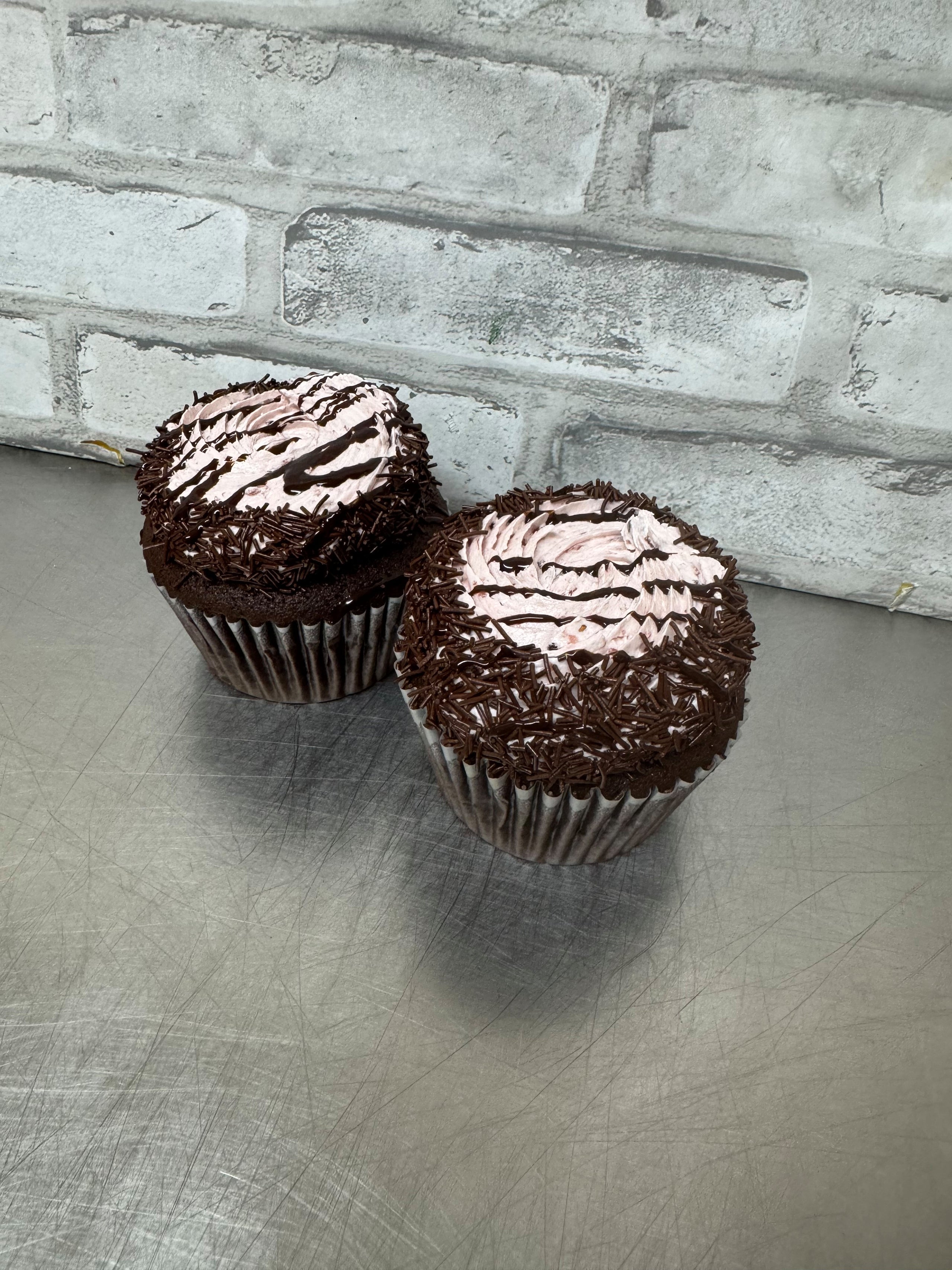 Jumbo Cupcake: Chocolate Raspberry