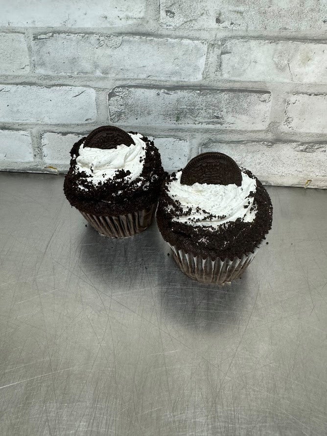 Jumbo Cupcake: Oreo